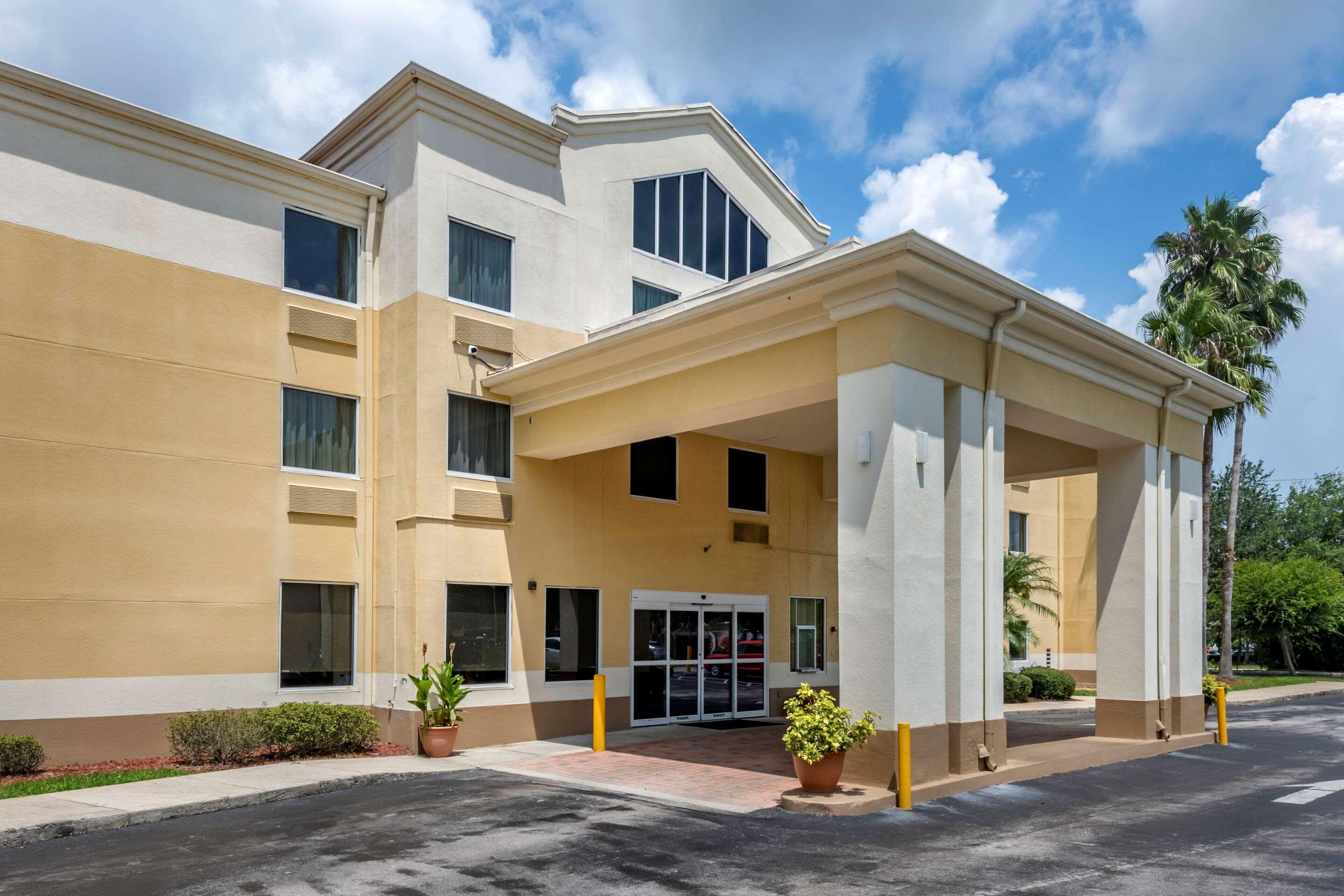 Comfort Inn & Suites Deland - Near University Eksteriør billede